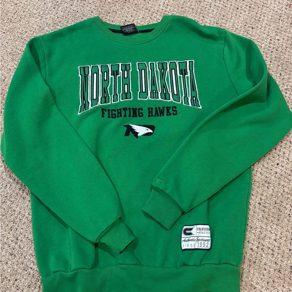 Colosseum Green North Dakota Crewneck Sweater